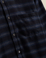 Laden Sie das Bild in den Galerie-Viewer, Portuguese Flannel - Cachal - Black/Blue Hemden Portuguese Flannel
