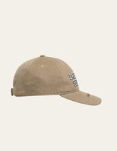 Laden Sie das Bild in den Galerie-Viewer, Wax London - Late Night Service Dad Cap - Desert Taupe Caps Les Deux
