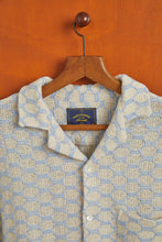 Laden Sie das Bild in den Galerie-Viewer, Portuguese Flannel - Net - Blue Hemden Portuguese Flannel
