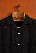 Laden Sie das Bild in den Galerie-Viewer, Portuguese Flannel - Sofa Towel - Black Hemden Portuguese Flannel
