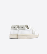 Laden Sie das Bild in den Galerie-Viewer, Veja - Urca CWL - White / Natural Schuhe Veja
