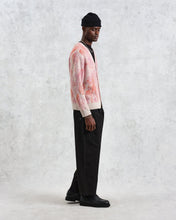 Laden Sie das Bild in den Galerie-Viewer, Wax London - Alban Cardigan Paisley - Pink Pullover Wax London
