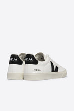 Laden Sie das Bild in den Galerie-Viewer, Veja - Campo Chromefree Leather - White / Black Schuhe Veja
