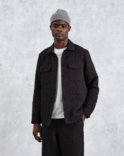 Laden Sie das Bild in den Galerie-Viewer, Wax London - Lomond Petal Jacquard Quilted Overshirt - Black Hemden Wax London
