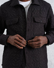 Laden Sie das Bild in den Galerie-Viewer, Wax London - Lomond Petal Jacquard Quilted Overshirt - Black Hemden Wax London
