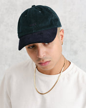 Laden Sie das Bild in den Galerie-Viewer, Wax London - Spencer Corduroy Sports Cap - Green/Navy Caps Wax London
