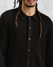 Laden Sie das Bild in den Galerie-Viewer, Wax London - Tristan Cable Stitch Knitted Shirt - Black Hemden Wax London
