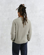 Laden Sie das Bild in den Galerie-Viewer, Wax London - Wilde Boucle Jumper - Green Pullover Wax London
