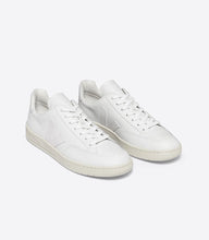 Laden Sie das Bild in den Galerie-Viewer, Veja - V-12 Leather - White Schuhe Veja
